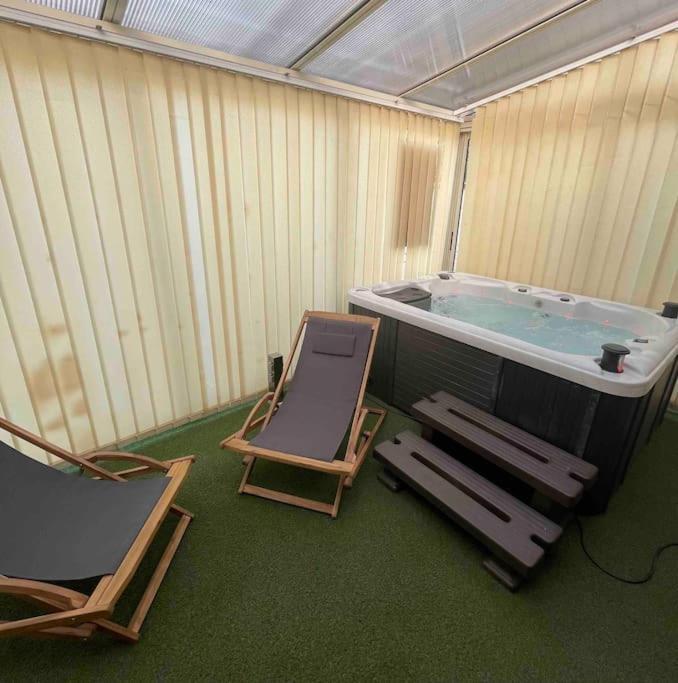 Houdarling Chalet Et Spa Hammam Jacuzzi Et Sauna Nîmes Esterno foto