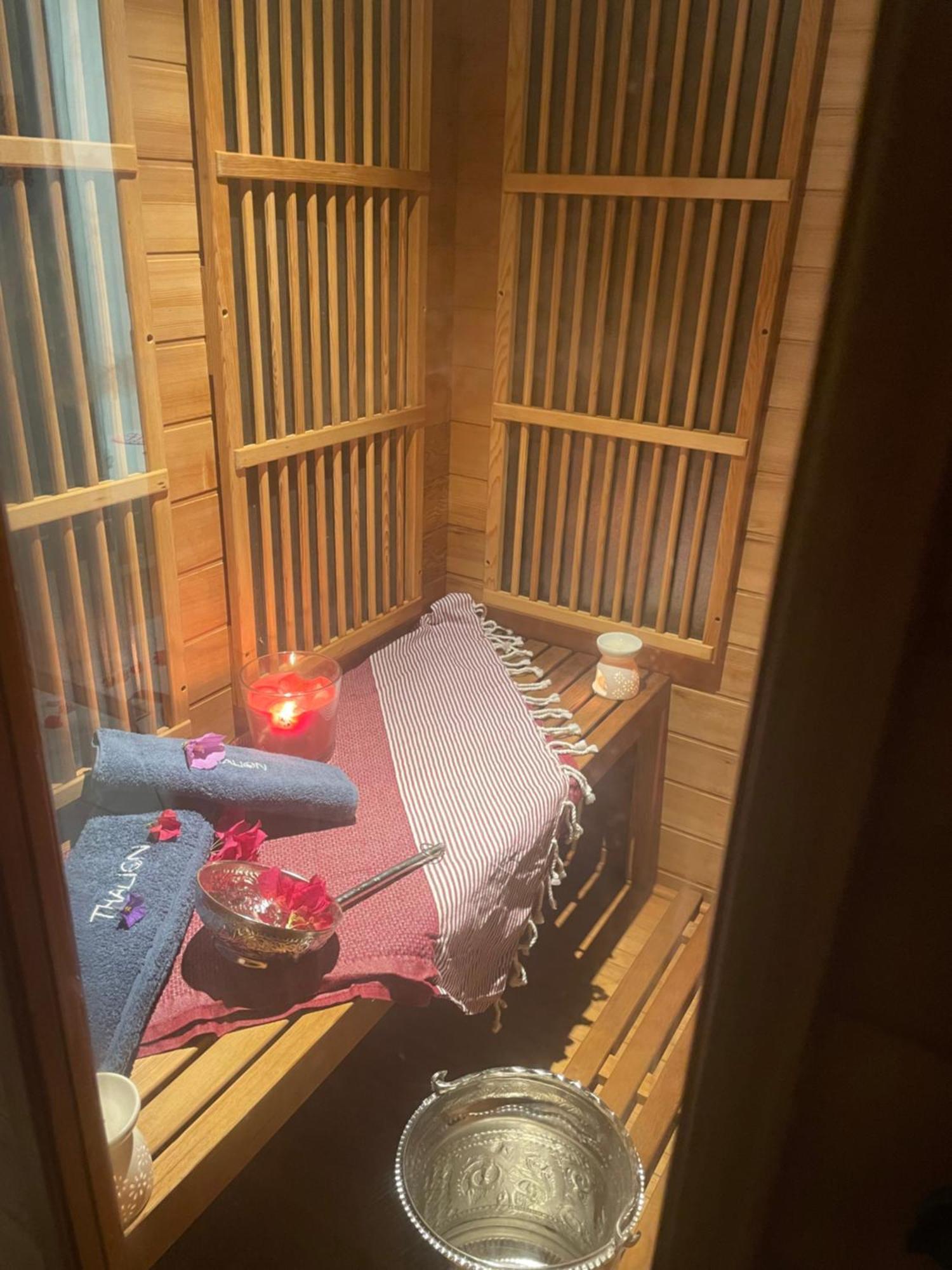 Houdarling Chalet Et Spa Hammam Jacuzzi Et Sauna Nîmes Esterno foto